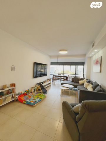 דירה, אהוד 28, אחוזה, חיפה