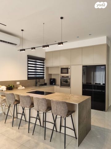 דירת גן, משעול הביכורים 3, העונות - בבניה, רובע 11, אילת