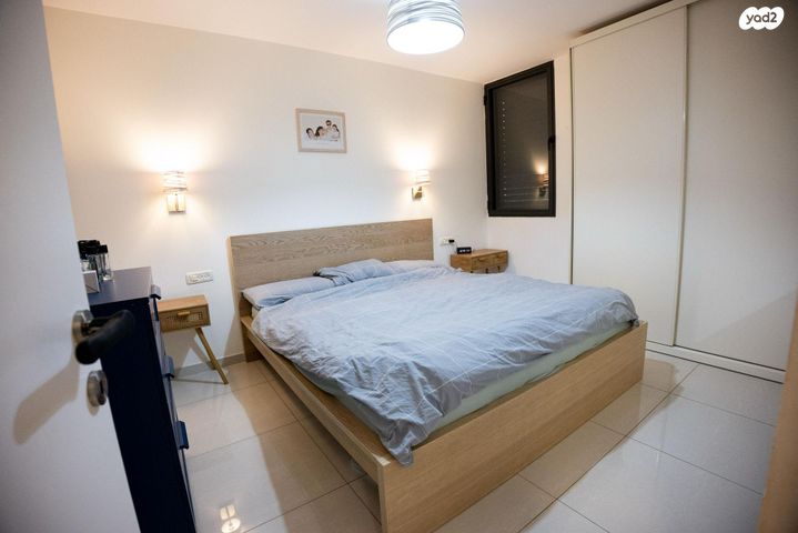 דו משפחתי, הדקל 374, ברקן, ברקן