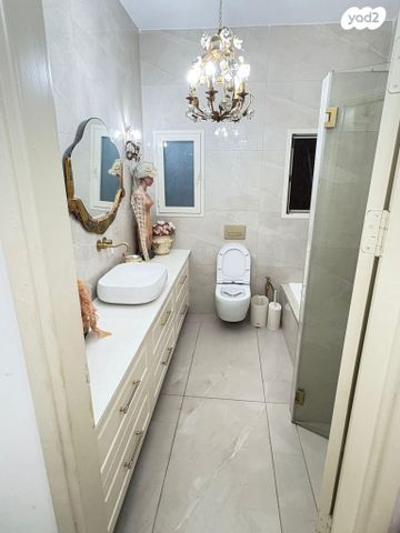 דירת גן, מעלה השיחרור 1, העיר התחתית, ואדי סאליב, חיפה