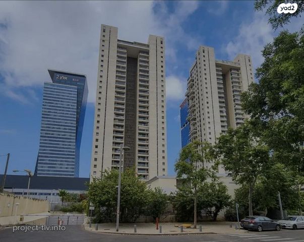 שדרות ההשכלה 17