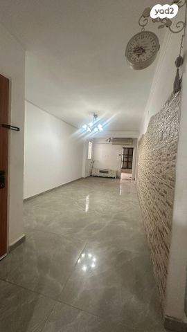 גיורא יוספטל 25