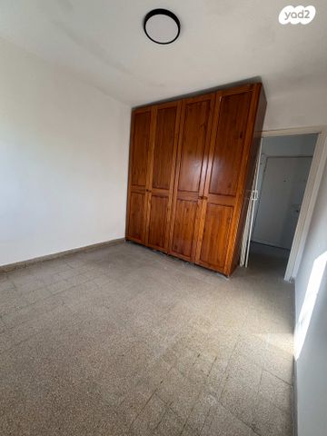 דירה, משמר הירדן 1, נווה רם, שיכון מזרחי, רמת גן