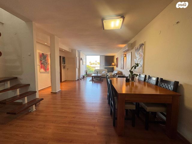 גג/ פנטהאוז, רמב"ם 22, מרכז דרום, רעננה