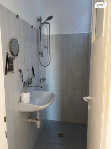 דירה, משמר הירדן 1, נווה רם, שיכון מזרחי, רמת גן