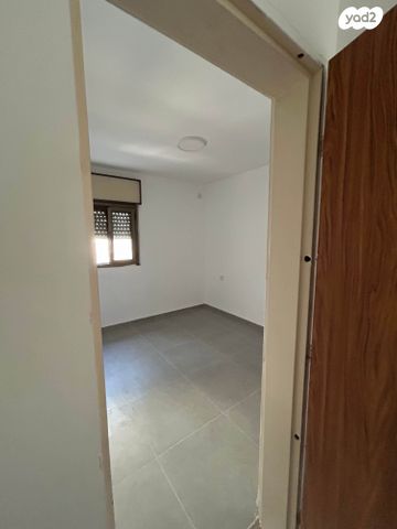 דירה, עליית הנוער 5, יצחק רבין, מעלות תרשיחא