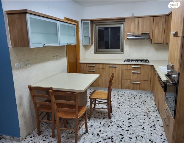 דירה, יהושע רבינוביץ 7, בן גוריון, חולון