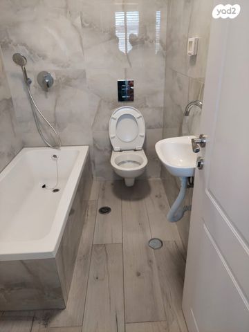 יחידת דיור, ד"ר אמיל זומרשטיין 4, צפון מערב מרכז העיר, נתניה