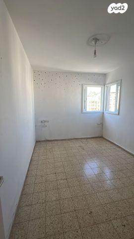 דירה, שמעון בן צבי 50, שטח 9, גבעתיים