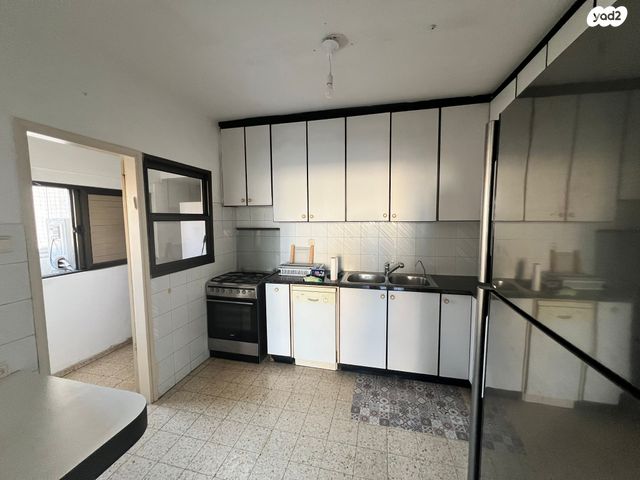 דירה, שמעון בן צבי 50, שטח 9, גבעתיים