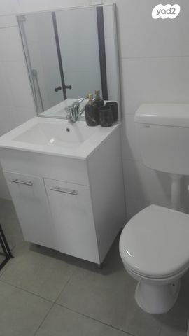 סמטת הצוק 350