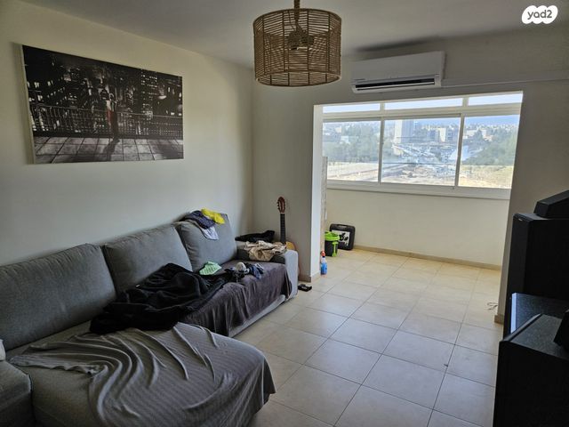 הרב הרצוג 83