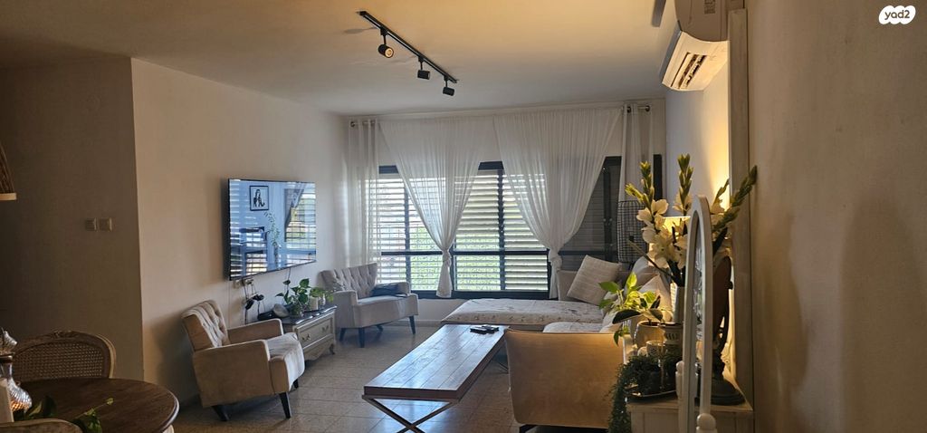 האחים בן עזר 4