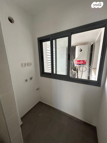 דירה, רקפת 6, הפרחים, חריש