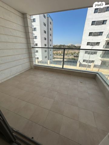 דירה, רקפת 6, הפרחים, חריש