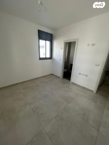 דירה, רקפת 6, הפרחים, חריש