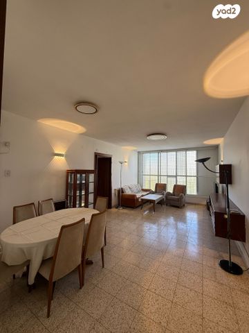 הרב עוזיאל 3