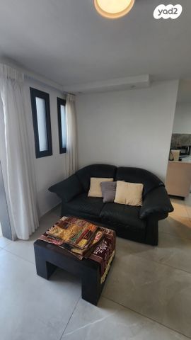 יחידת דיור, שדרות היונה 109, שאר העיר, מיתר / כרמית