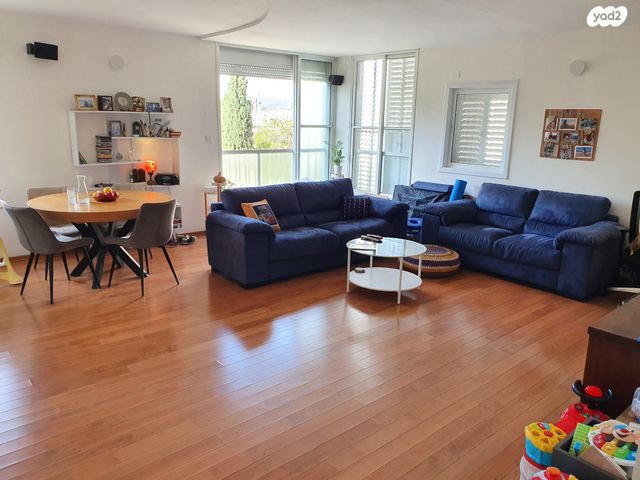 קרן היסוד 15