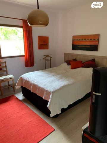 כיכר העשור 6