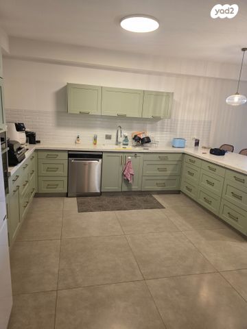 דירה, השקד, נופי החורש, מבשרת ציון