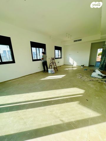 גג/ פנטהאוז, רחל, גבעת הרמבם, גבעתיים