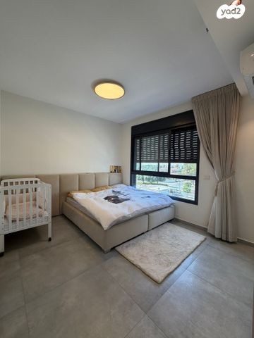 דירה, יעקב תמרי, חצרות המושבה, רחובות