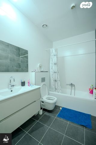 גג/ פנטהאוז, לה גווארדיה 5, מונטיפיורי, הרכבת, תל אביב יפו