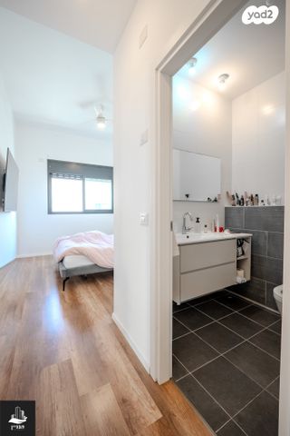 גג/ פנטהאוז, לה גווארדיה 5, מונטיפיורי, הרכבת, תל אביב יפו