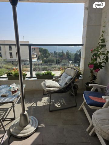 דירה, השקד, נופי החורש, מבשרת ציון