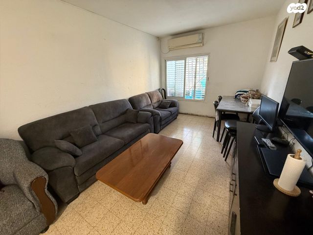 יעקב טוכמן 106