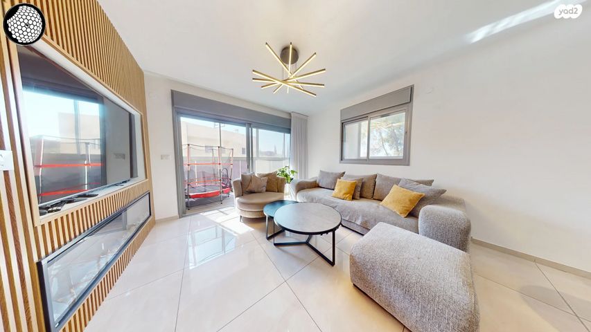 דירה, יצחק שמיר, גבעת הרקפות, קרית ביאליק