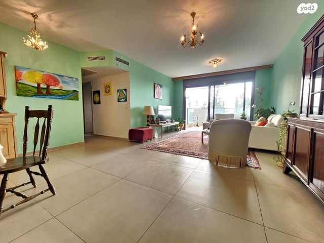 דירה, החורש, חריש