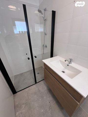 דירה, עזר ויצמן, השכונה המערבית, מגדל העמק