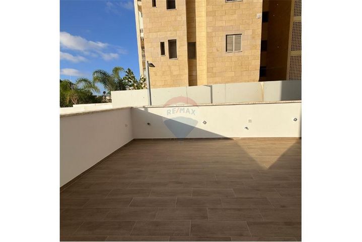 דירת גן, אסירי ציון 7, קרית שלום, תל אביב יפו