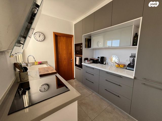 דירה, לוי אשכול 1, מרכז דרום, רעננה