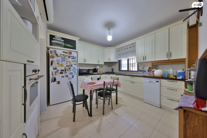 גג/ פנטהאוז, רחל, מרכז העיר, סביניה, הוותיקה, קרית ביאליק