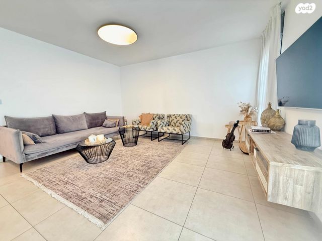 דירה, הרב שלמה מכלוף אורגד, כוכב הצפון, נתניה