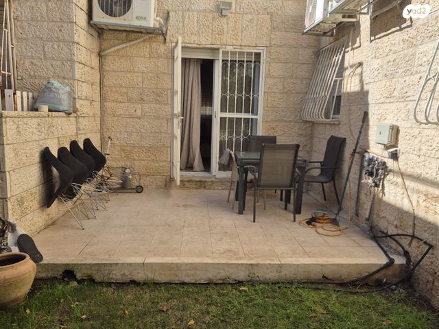 דירת גן, שכונה ה'-ו', מבשרת ציון