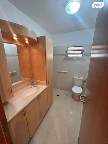 דירה, אברהם דוד ליכטמן, פסגת זאב, ירושלים