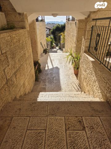 דירת גן, שכונה ה'-ו', מבשרת ציון