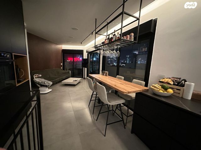 דופלקס, קהילת ניו יורק, תל אביב יפו