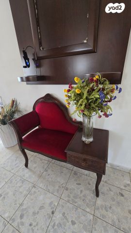 דו משפחתי, רקפת, טבריה