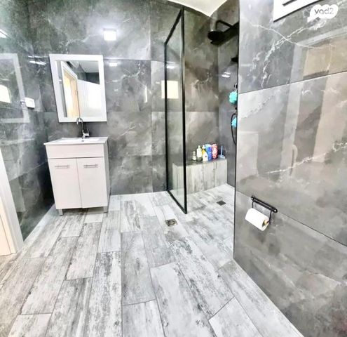 דירה, ארלוזורוב, מרכז העיר, קרית אתא