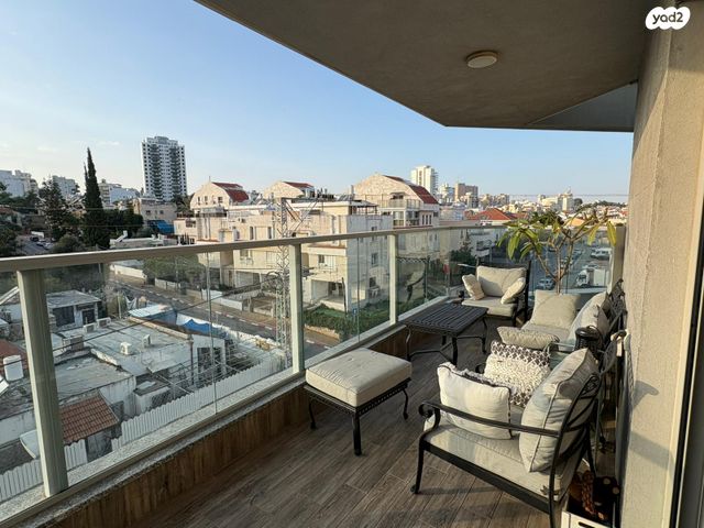 דירה, דרך דון יצחק אברבנאל 9, רמת אפרים, נתניה