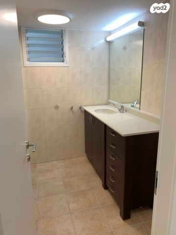 דירה, מנשה, מרכז העיר, סביניה, הוותיקה, קרית ביאליק