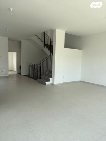 דו משפחתי, מזכרת בתיה