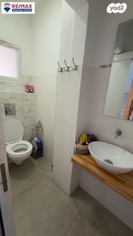 בית פרטי/ קוטג', משעול עינב 23, הפרחים, קרית גת