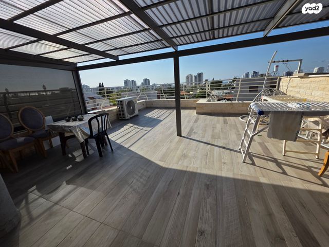 דופלקס, לוי אשכול, כהן, טירת כרמל