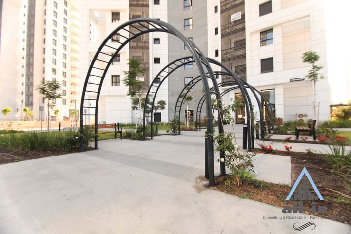 דירה, אמנון ליפקין שחק, נוף הטיילת, נתניה